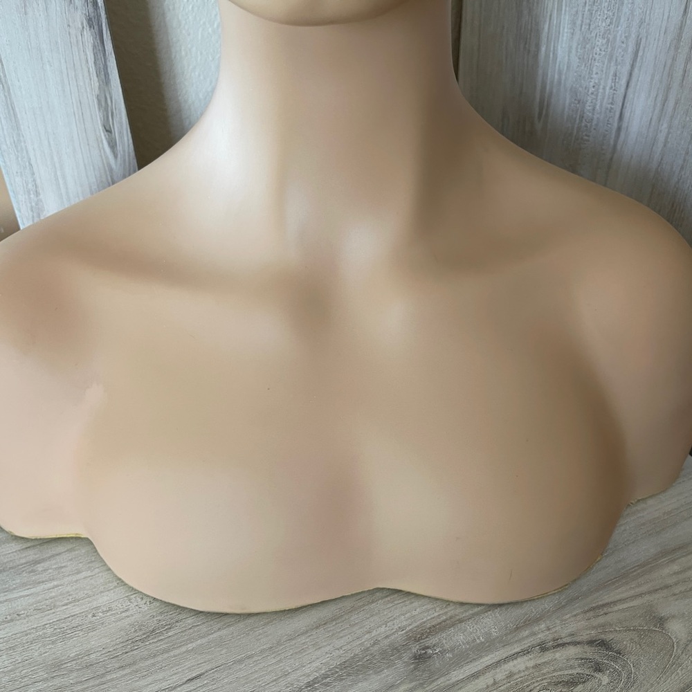 Women’s Wig Holder Bust for Display - Picture 9 of 10